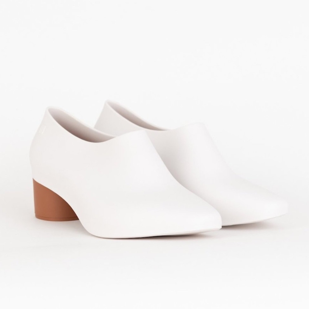Melissa mid heel bootie